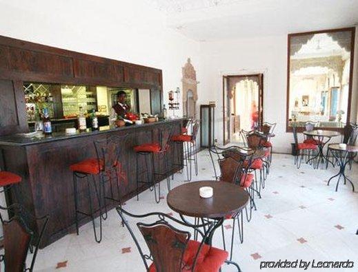 Готель Fateh Bagh Ранакпур Ресторан фото